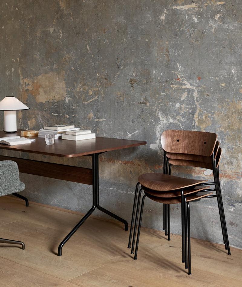 Pavilion AV18 Table