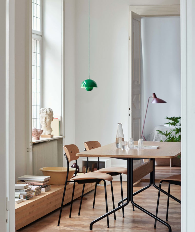Pavilion AV20 Table
