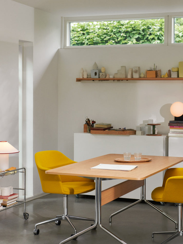 Pavilion AV18 Table