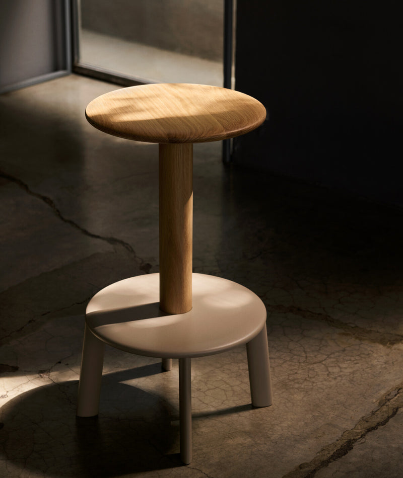 Massif AV39 Counter Stool