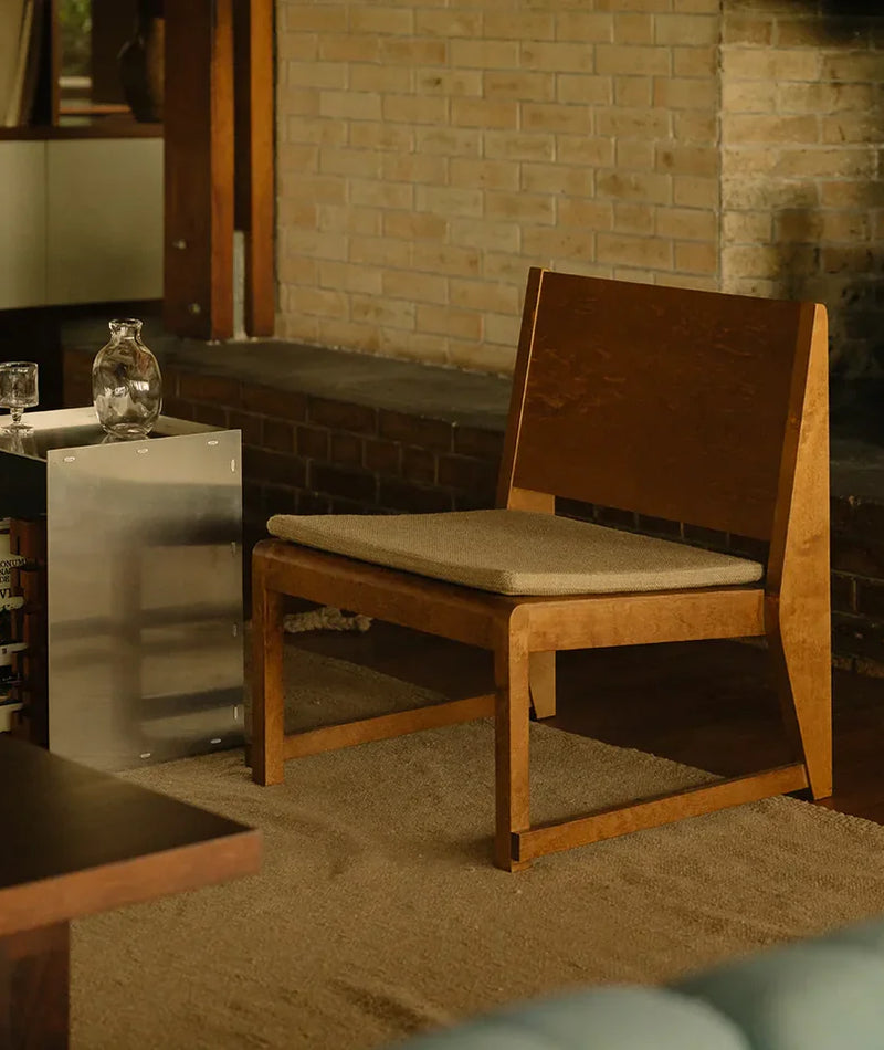 Easy Chair 01