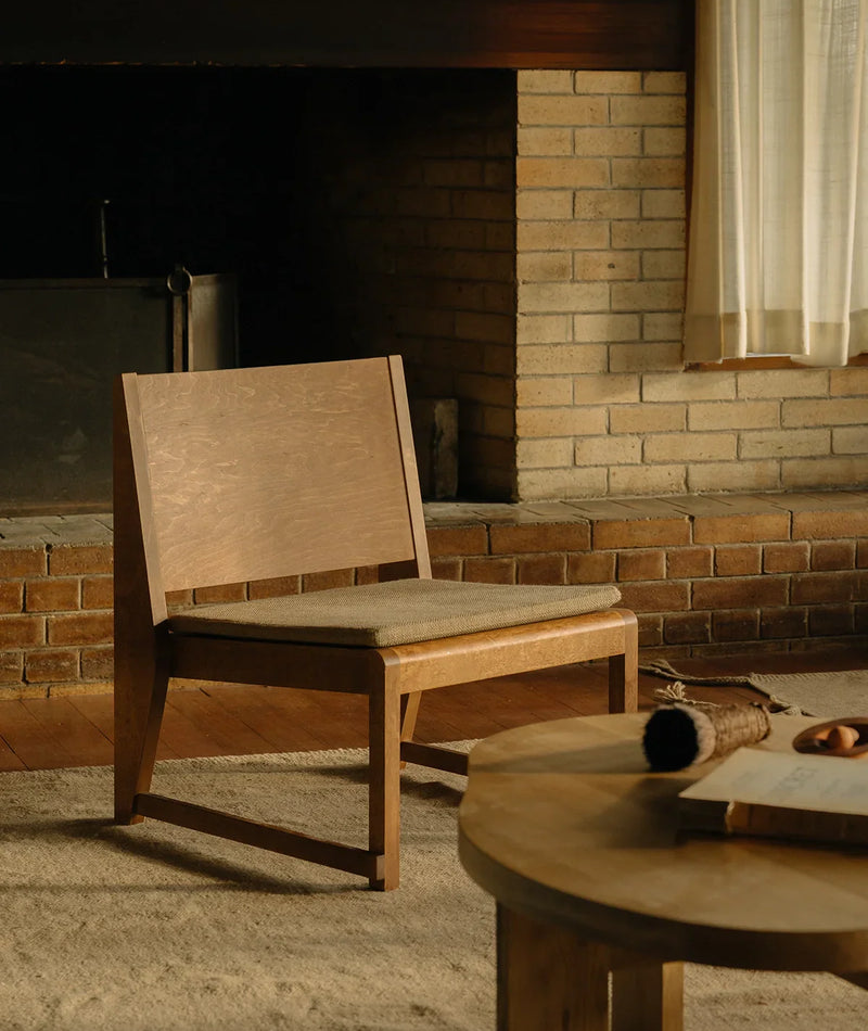 Easy Chair 01