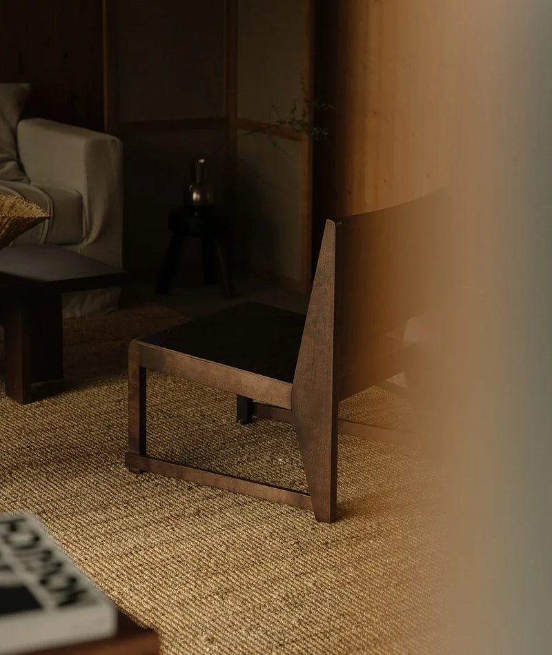 Easy Chair 01