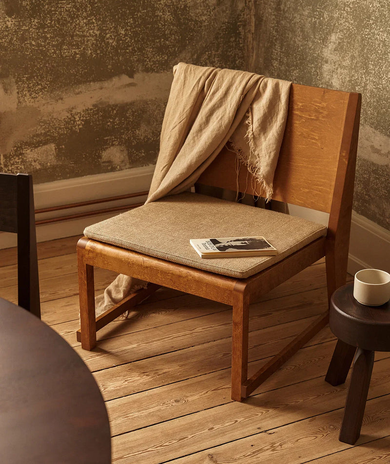 Easy Chair 01