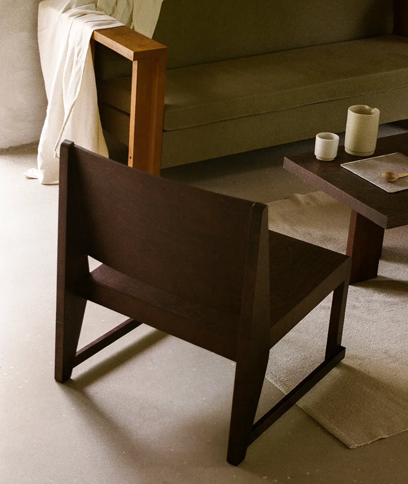 Easy Chair 01