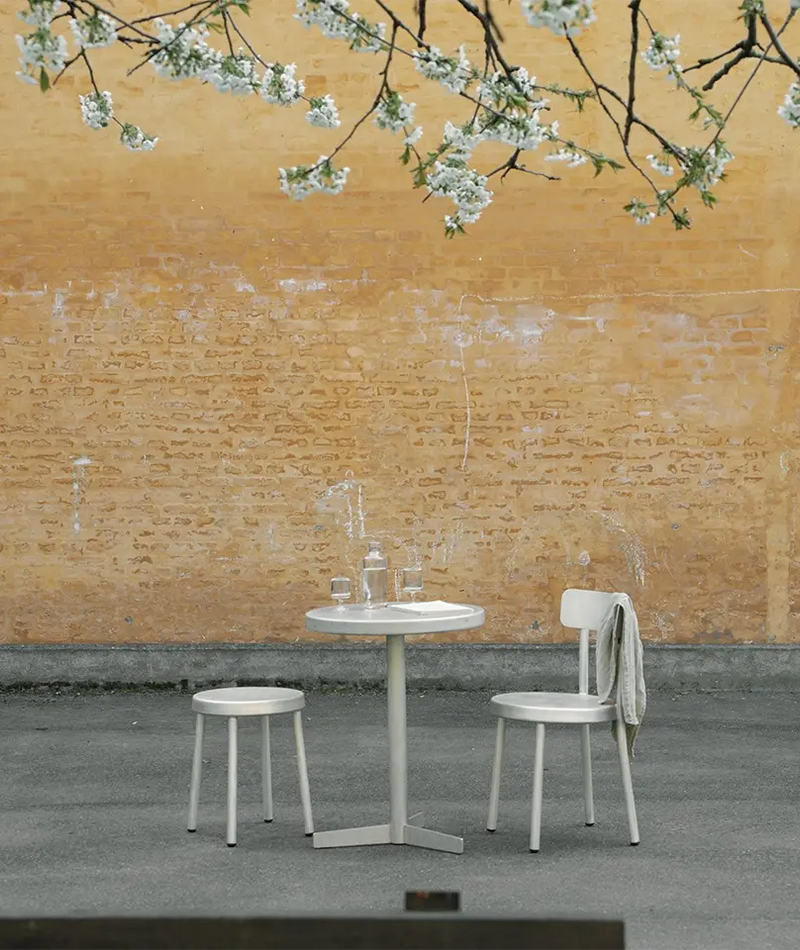 Tasca Table